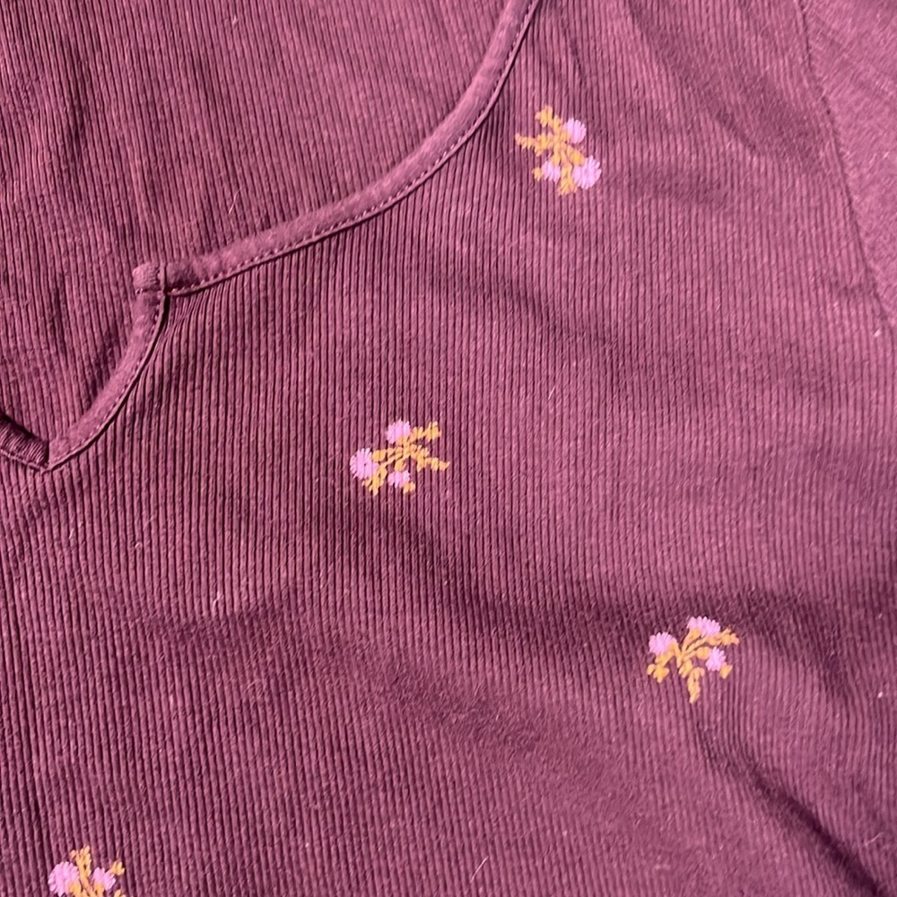 Old Navy Long Sleeve maroon ribbed top with flower pattern - Picture 3 of 5